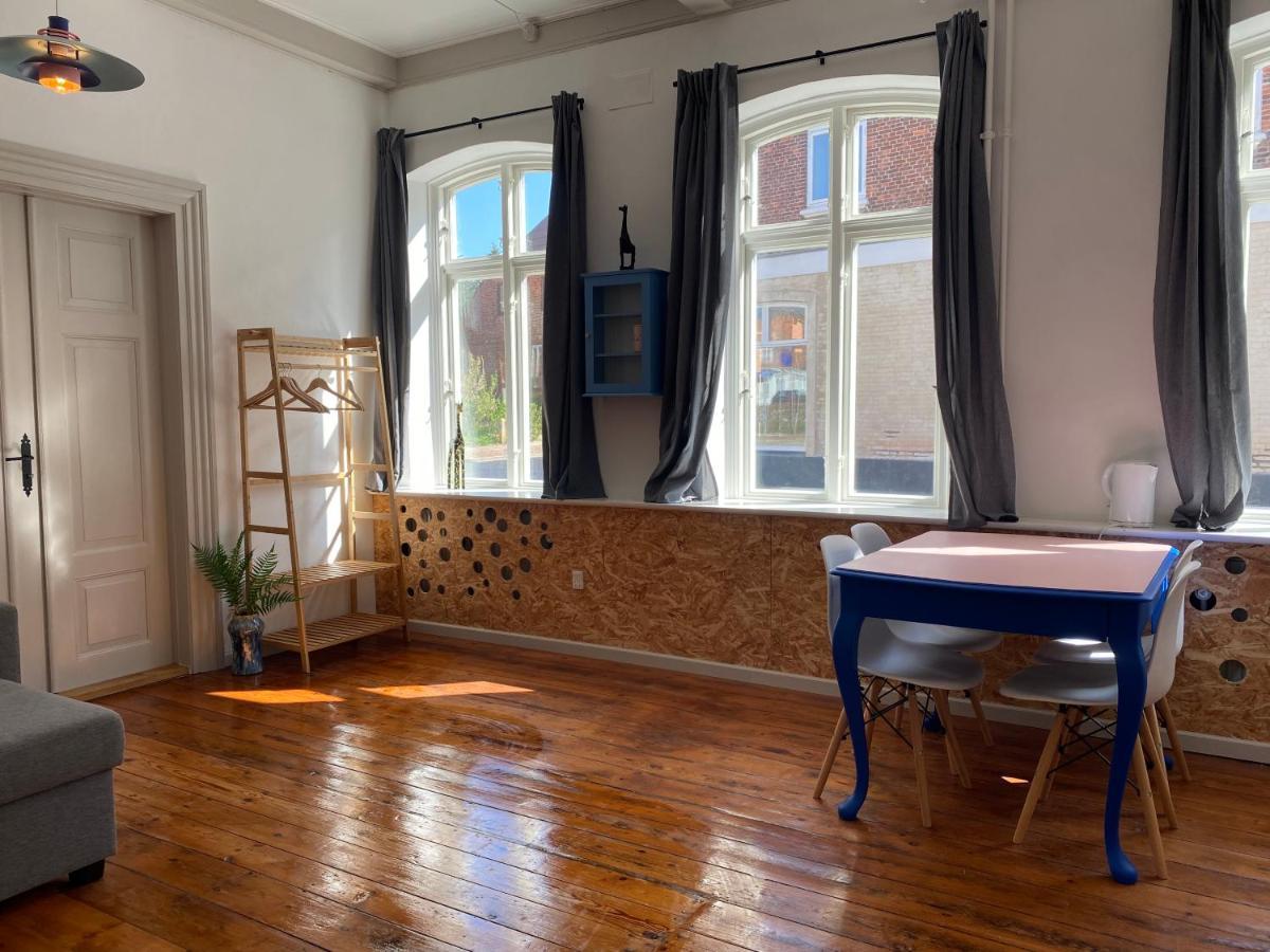 Gallery In The Heart Of Apartment *