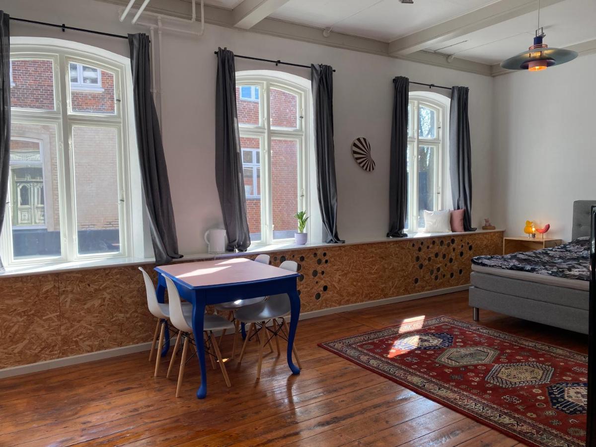Gallery In The Heart Of Apartment