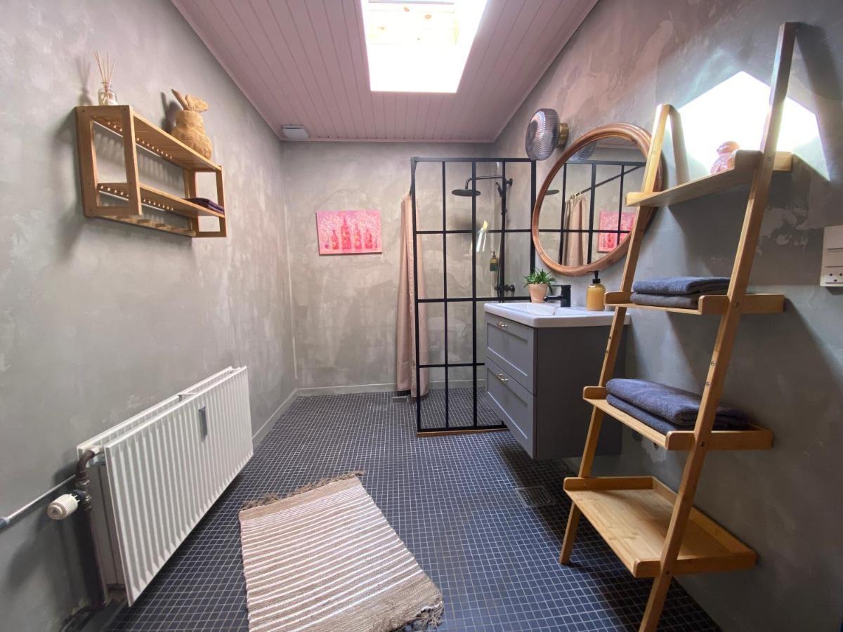 Gallery In The Heart Of Apartment *